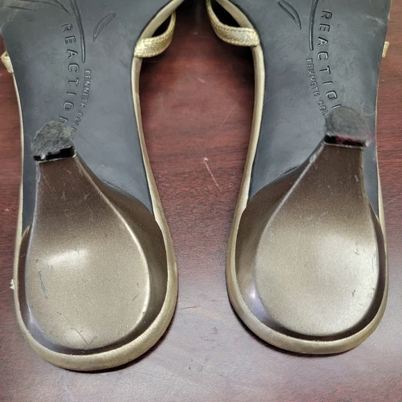 Kenneth Cole Reaction itten Heel - Picture 5 of 7